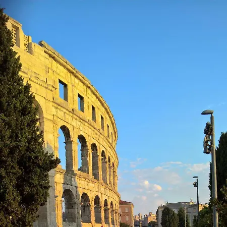 Leanton Апартаменти