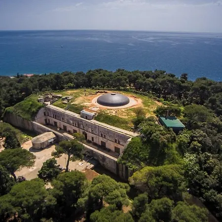 Leanton Апартаменти